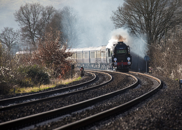 VSOE Surrey Hills Steam Special pulled by Merchant Navy class locomotive 35028.